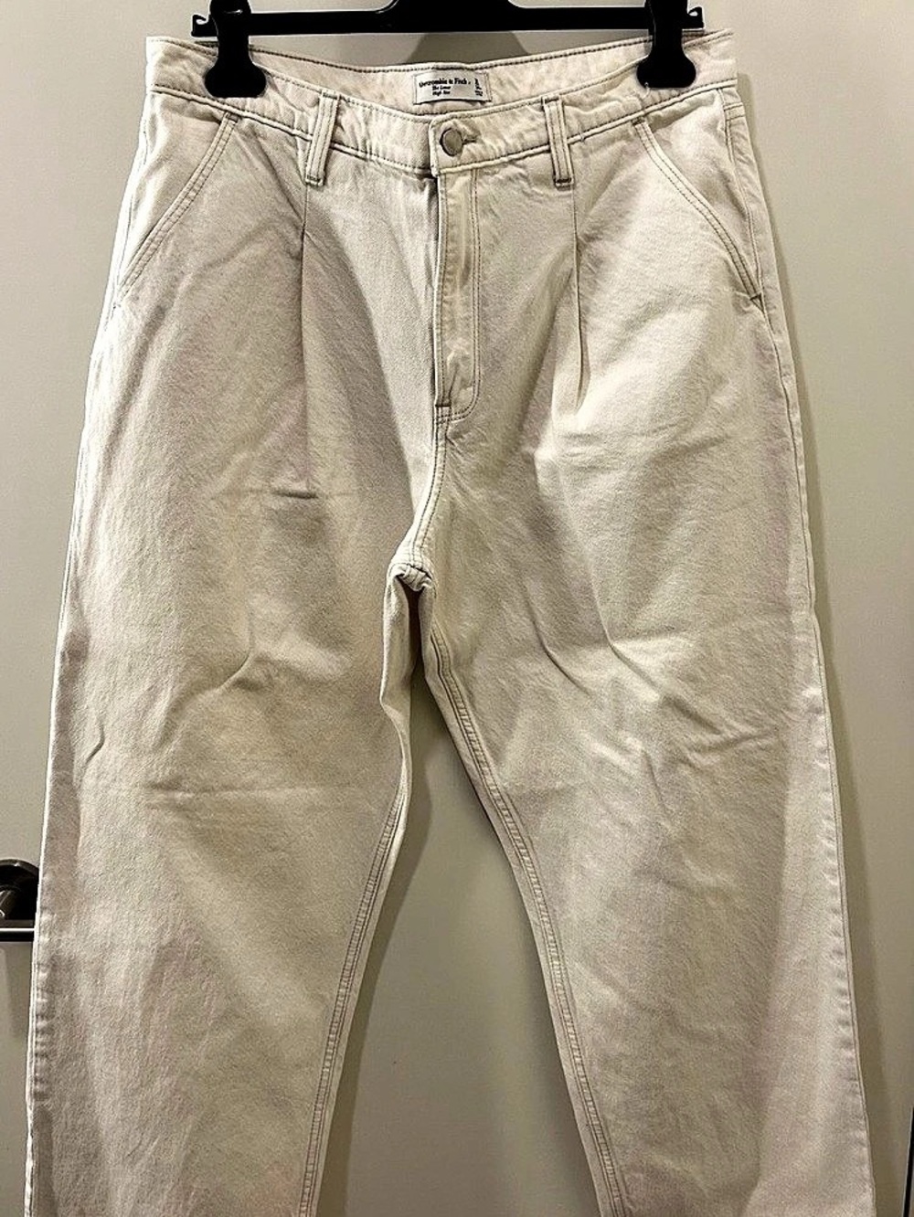 Abercrombie & Fitch The Loose High Rise Loose High Rise Jeans in Cream Size 12